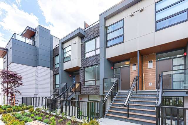 A $1,100,000.00 Townhouse with 2 bedrooms in Metrotown, Burnaby South