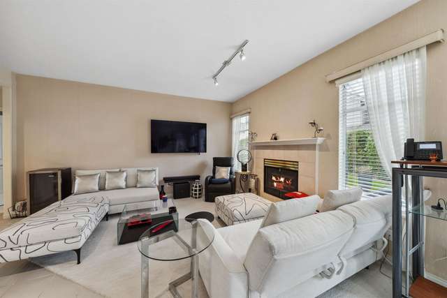 A $1,599,800.00 Townhouse with 4 bedrooms in Terra Nova, Richmond