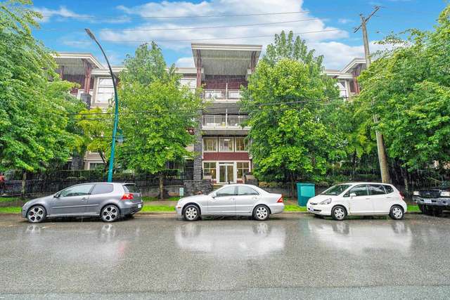 A $735,000.00 Apartment/Condo with 2 bedrooms in Central Pt Coquitlam, Port Coquitlam