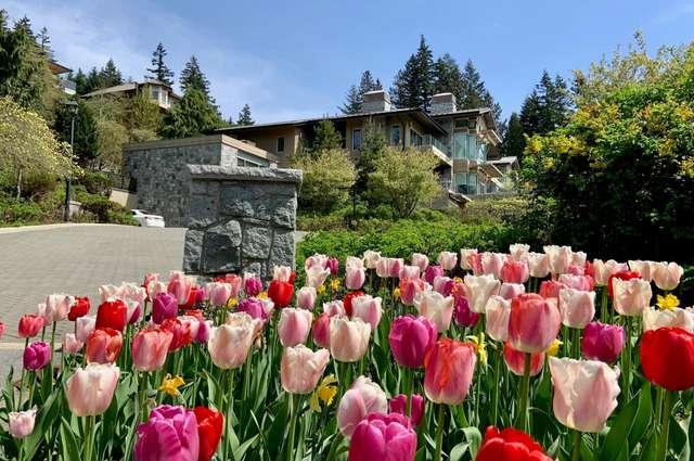 A $4,980,000.00 Townhouse with 3 bedrooms in Whitby Estates, West Vancouver