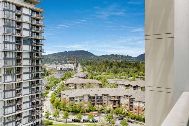 A $699,000.00 Apartment/Condo with 2 bedrooms in Port Moody Centre, Port Moody