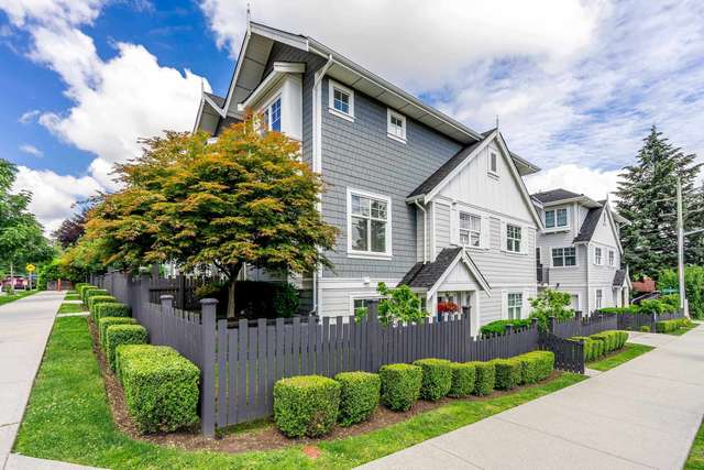 A $1,324,000.00 Townhouse with 4 bedrooms in Port Moody Centre, Port Moody