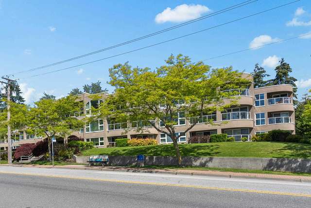 A $779,000.00 Apartment/Condo with 2 bedrooms in White Rock, South Surrey White Rock