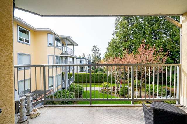 A $509,000.00 Apartment/Condo with 2 bedrooms in White Rock, South Surrey White Rock