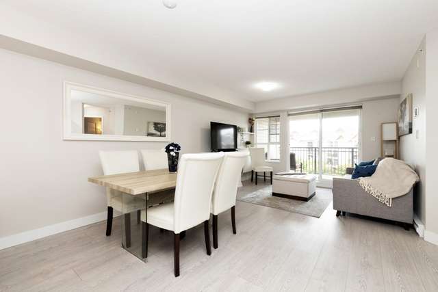 A $599,900.00 Apartment/Condo with 1 bedroom in North Meadows PI, Pitt Meadows