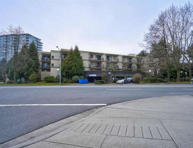 A $398,900.00 Apartment/Condo with 1 bedroom in Brighouse, Richmond