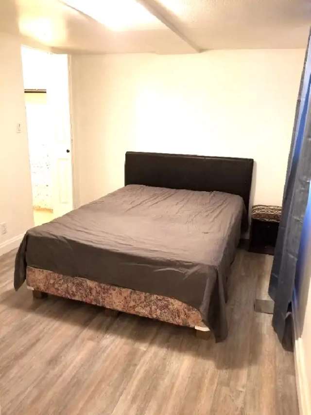 (DOWNTOWN) a Bachelor SUITE, FURNISHED!