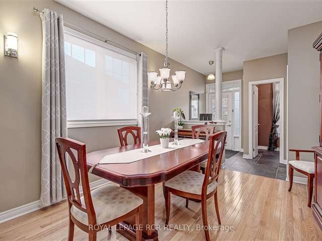 Condo For Sale in Newmarket, Ontario