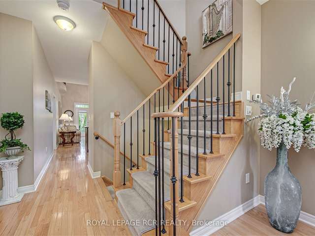 Condo For Sale in Newmarket, Ontario