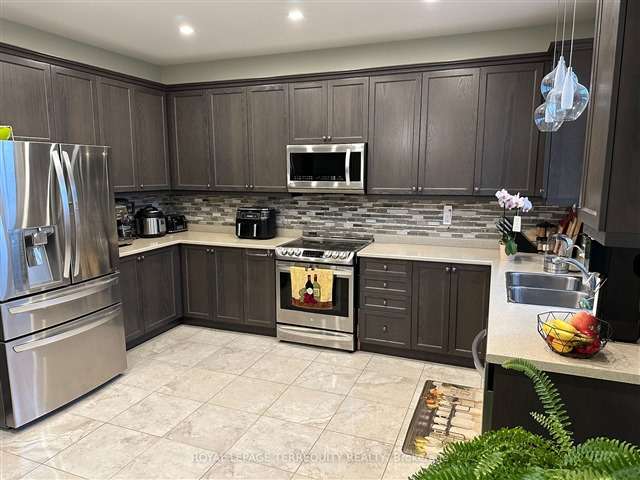 House For Rent in Bradford West Gwillimbury, Ontario