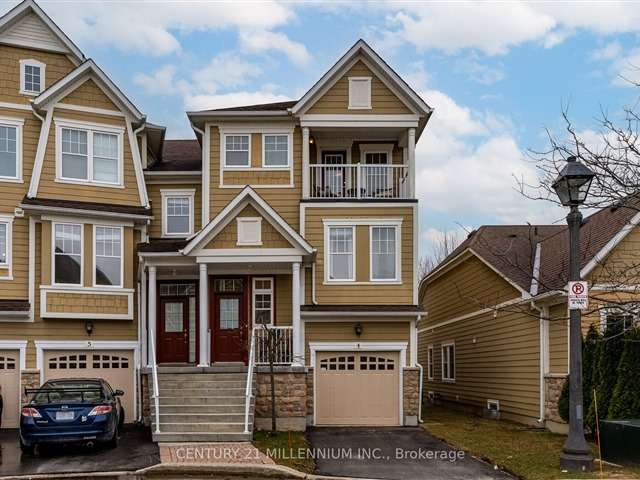 Townhouse For Sale in Collingwood, Ontario
