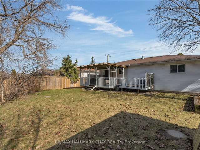 Duplex For Sale in Barrie, Ontario