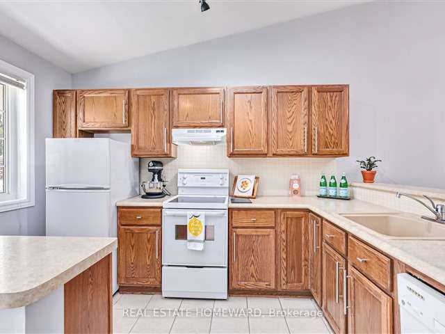Condo For Sale in Barrie, Ontario