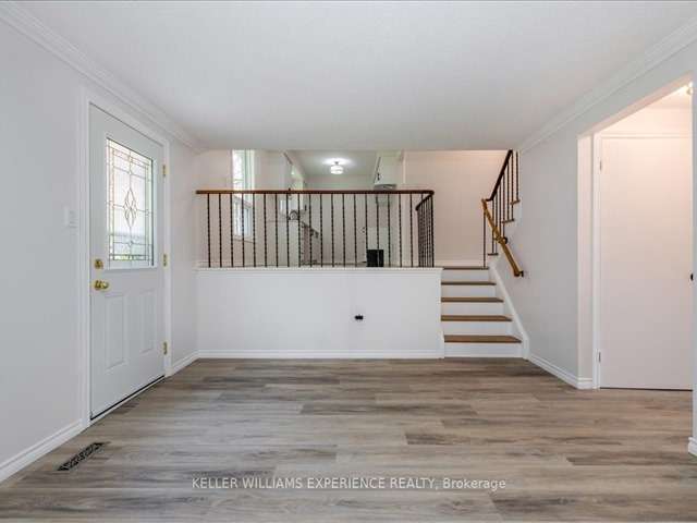 House For Sale in Barrie, Ontario