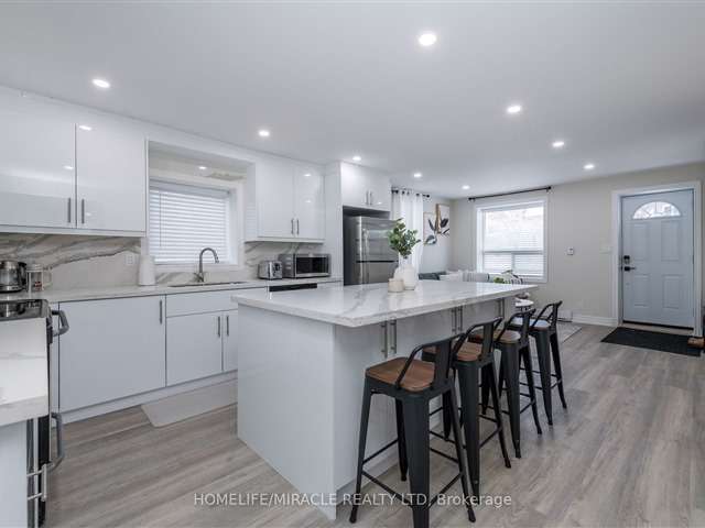 House For Sale in Toronto, Ontario