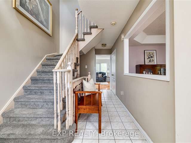 Townhouse For Sale in Georgetown, Ontario
