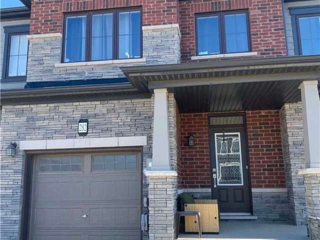 Townhouse For Sale in Thorold, Ontario