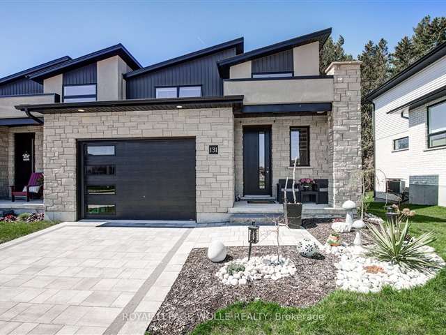 Townhouse For Sale in Woodstock, Ontario