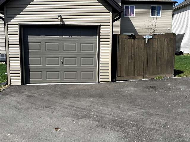 Townhouse For Sale in Welland, Ontario