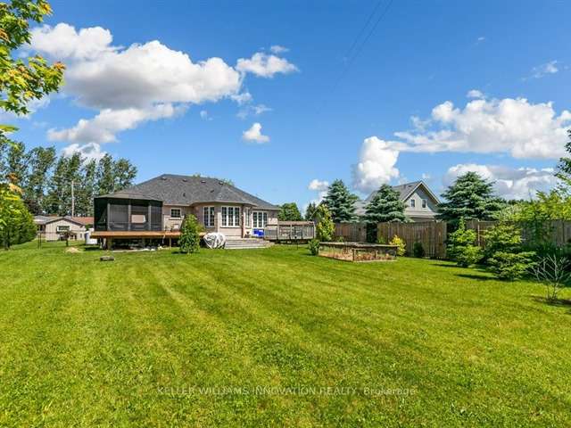 House For Sale in Howick, Ontario