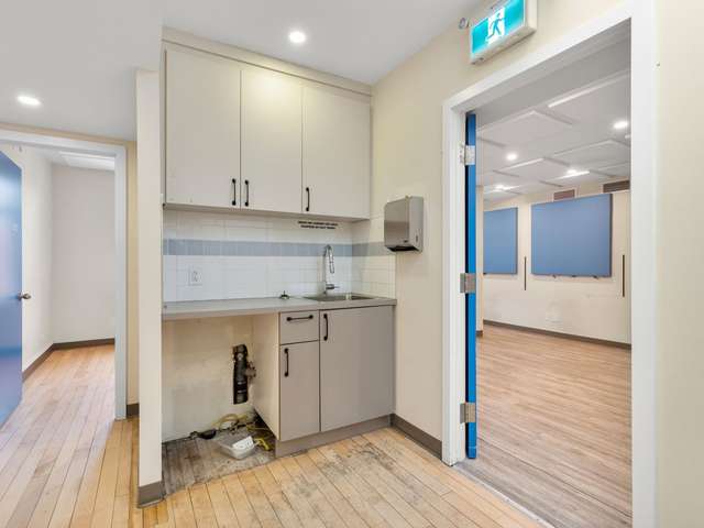 Commercial For Rent in Montreal, Quebec