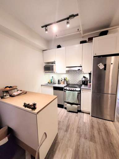 Apartment For Rent in Vancouver, British Columbia